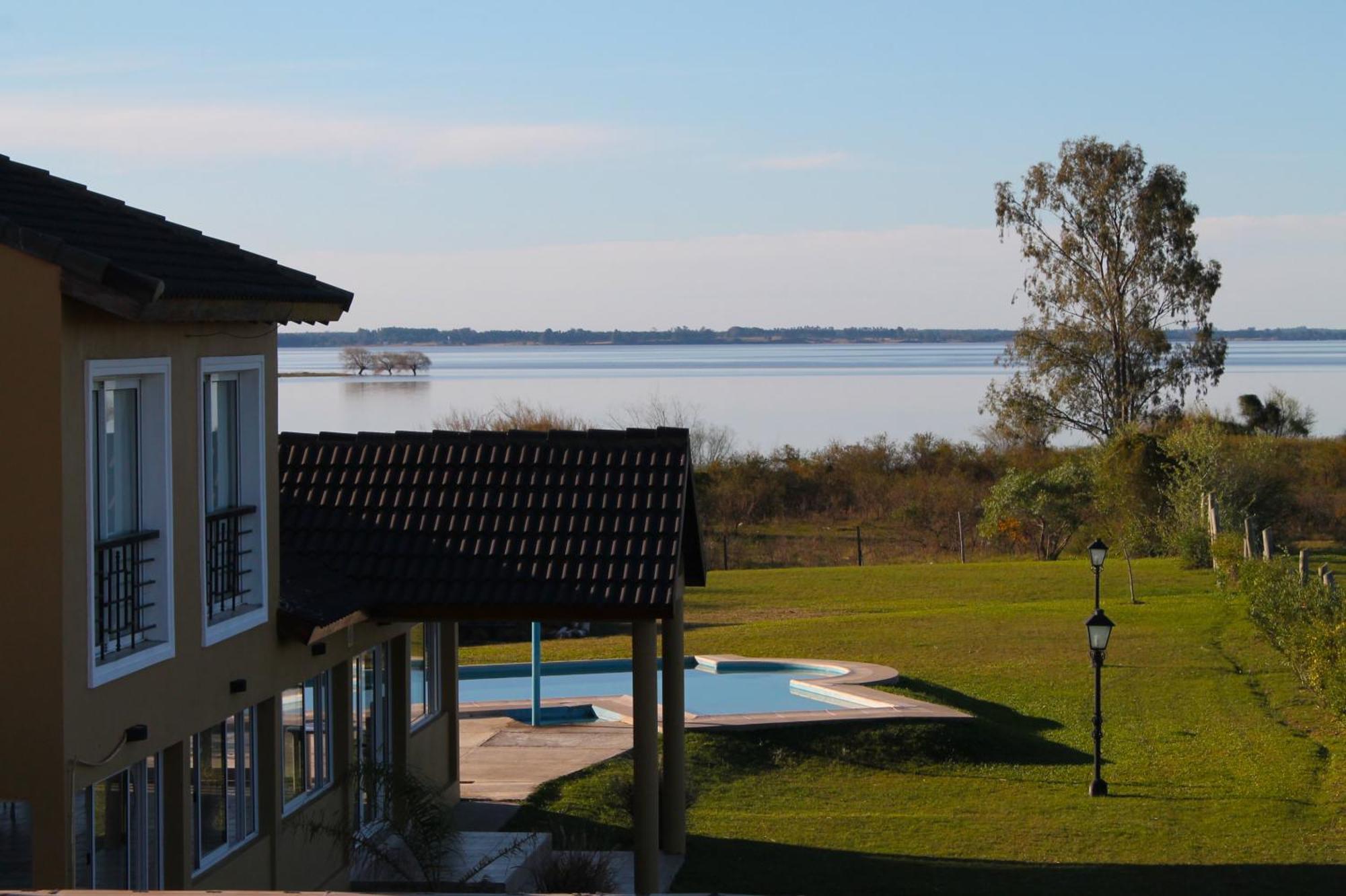 Brisas Del Lago Apart Y Hotel 페데라시온 외부 사진