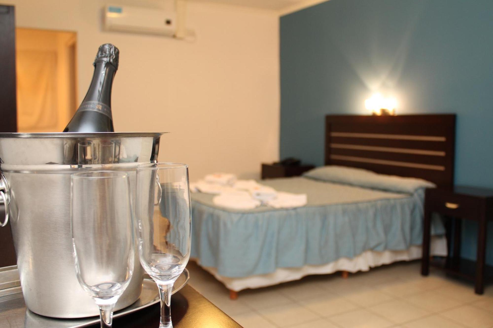 Brisas Del Lago Apart Y Hotel 페데라시온 외부 사진